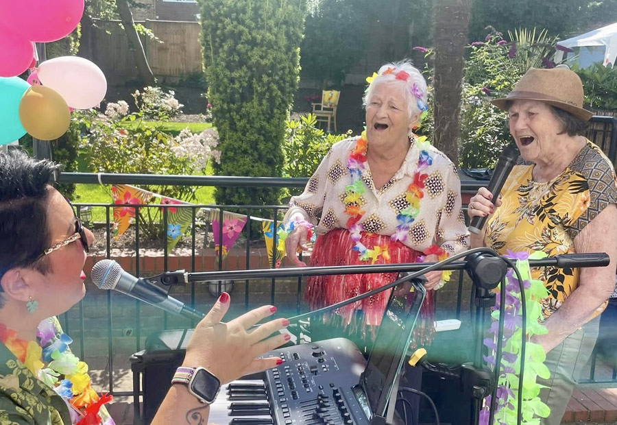best-care-home-in-essex-care-home-karaoke
