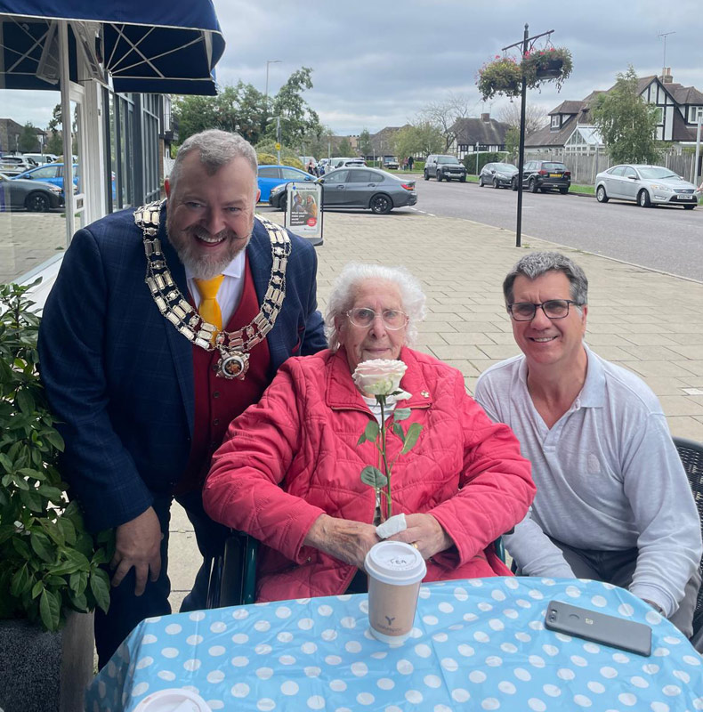 Old Shenfield Place Care Home Unites Community For Alzheimers Memory Walk